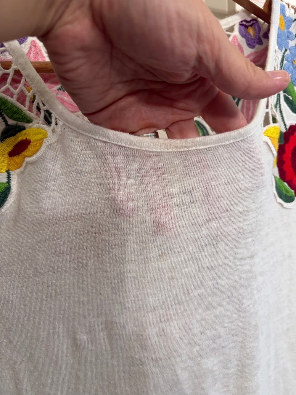 Gorgeous size L Generation Love White linen Embroidered top with lace detail. - Picture 7 of 7